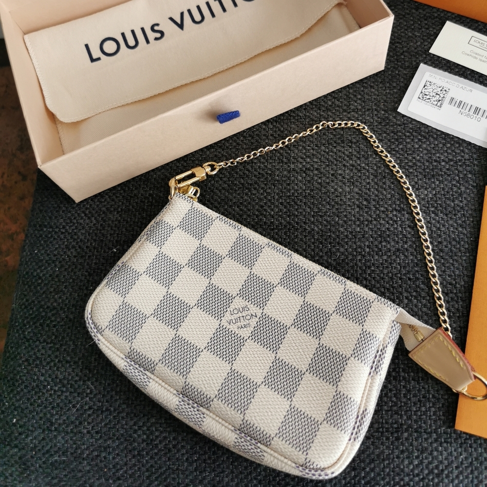 $6️⃣7️⃣5️⃣Louis Vuitton Mini Pochette Damier Azure - Picture 2 of 7